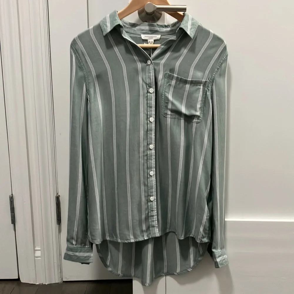 NWT beachlunchlounge Striped Button Down Shirt Size XS - Picture 2 of 6